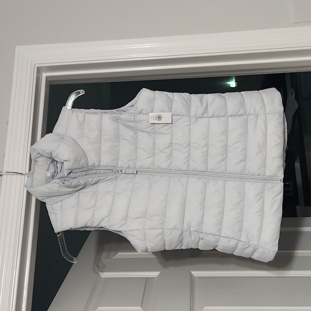 Women's puffer vest